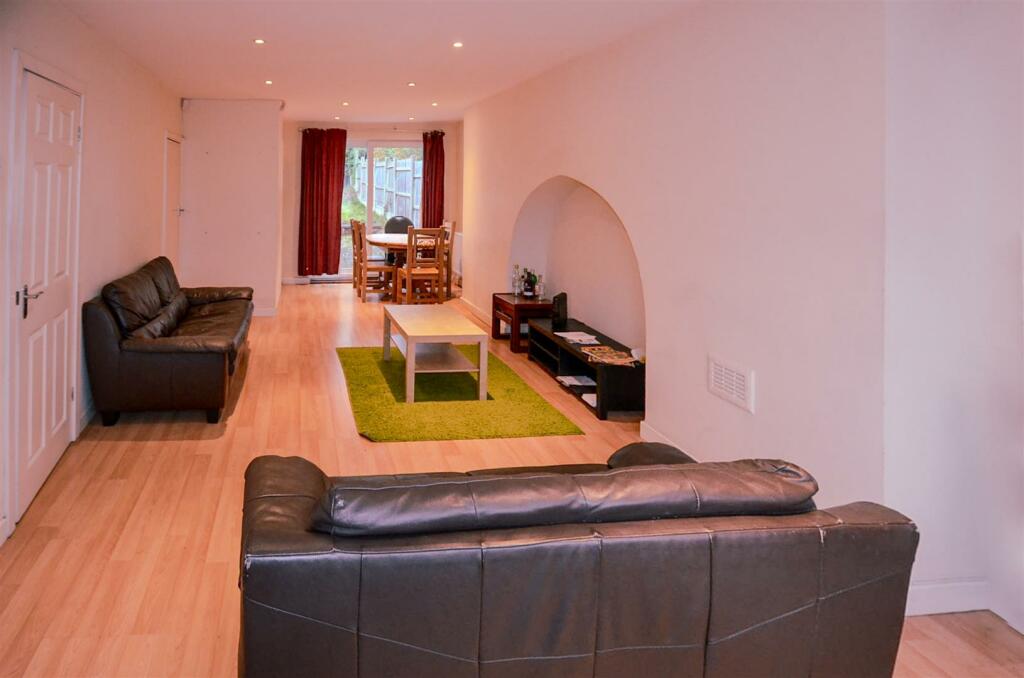 3 bedroom terraced house for rent in £98 PPPW Quinton Rd, Harborne. 8-10mins walk to University of Birmingham, B17