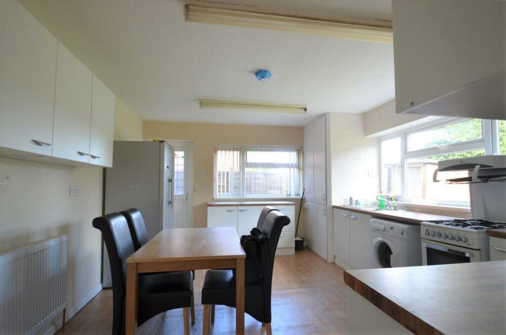 5 bedroom end of terrace house for rent in £89 PPPW Gibbins Rd, Selly Oak. 20mins to University of Birmingham, B29