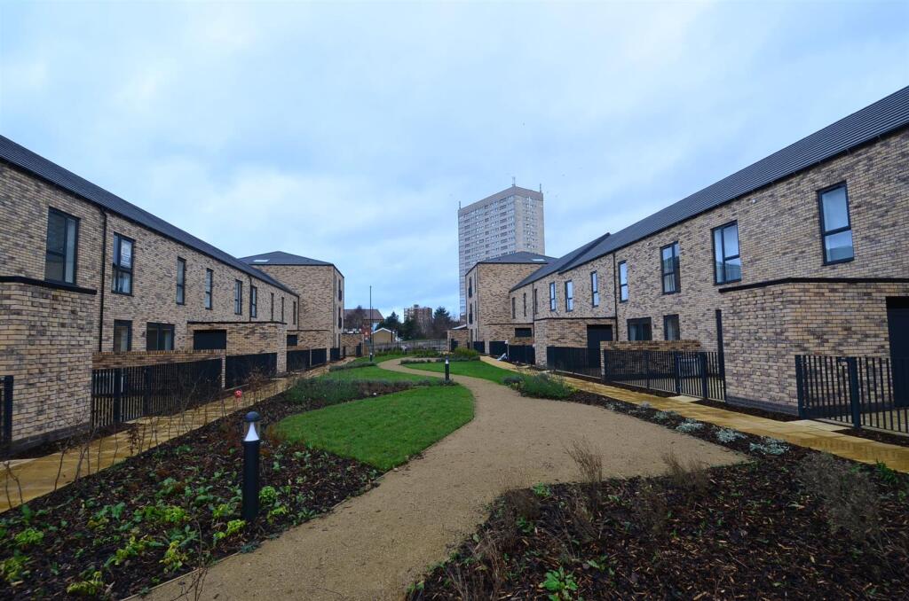 Additional property image - Belgrave Middleway, Birmingham, B12 9AP