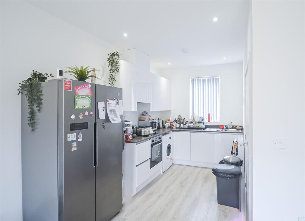 Additional property image - Belgrave Middleway, Birmingham, B12 9AP
