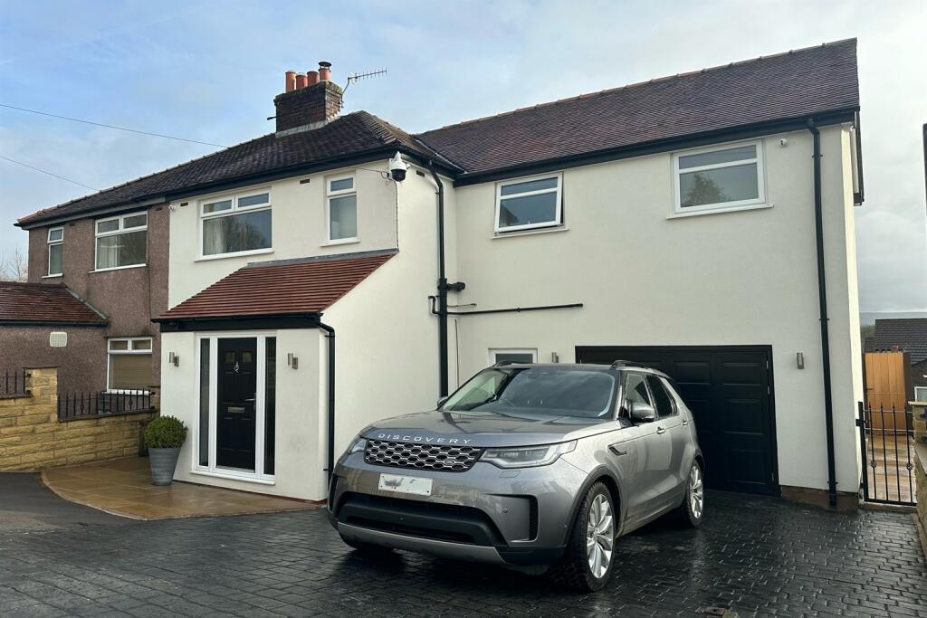 4 bedroom semidetached house for sale in Jodrell Road, Whaley Bridge