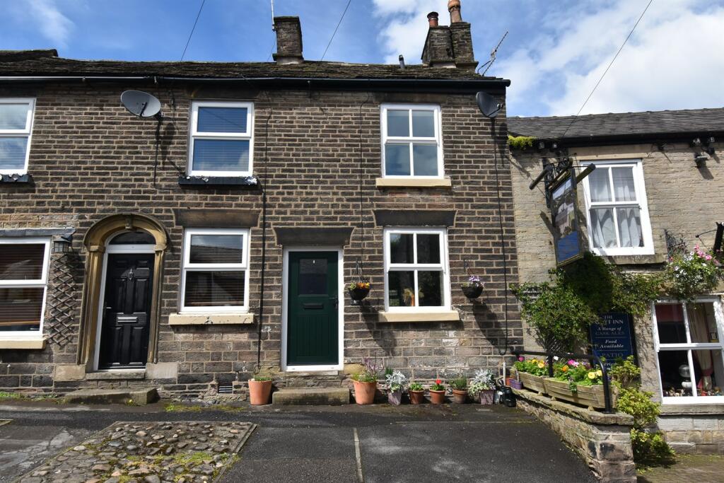 2 bedroom terraced house for sale in Bridge Street, Whaley Bridge, High
