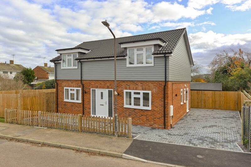 3 bedroom detached house for sale in Rowen Close, Paddock Wood, TN12