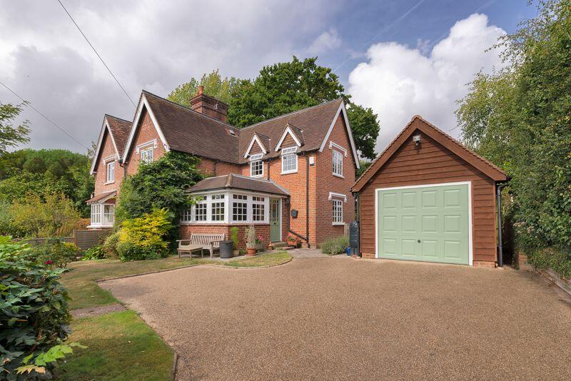 3 bedroom semidetached house for sale in Brenchley Road, Brenchley, TN12