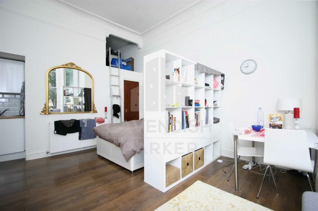 Studio flat for rent in West End Lane, West Hampstead, London, NW6