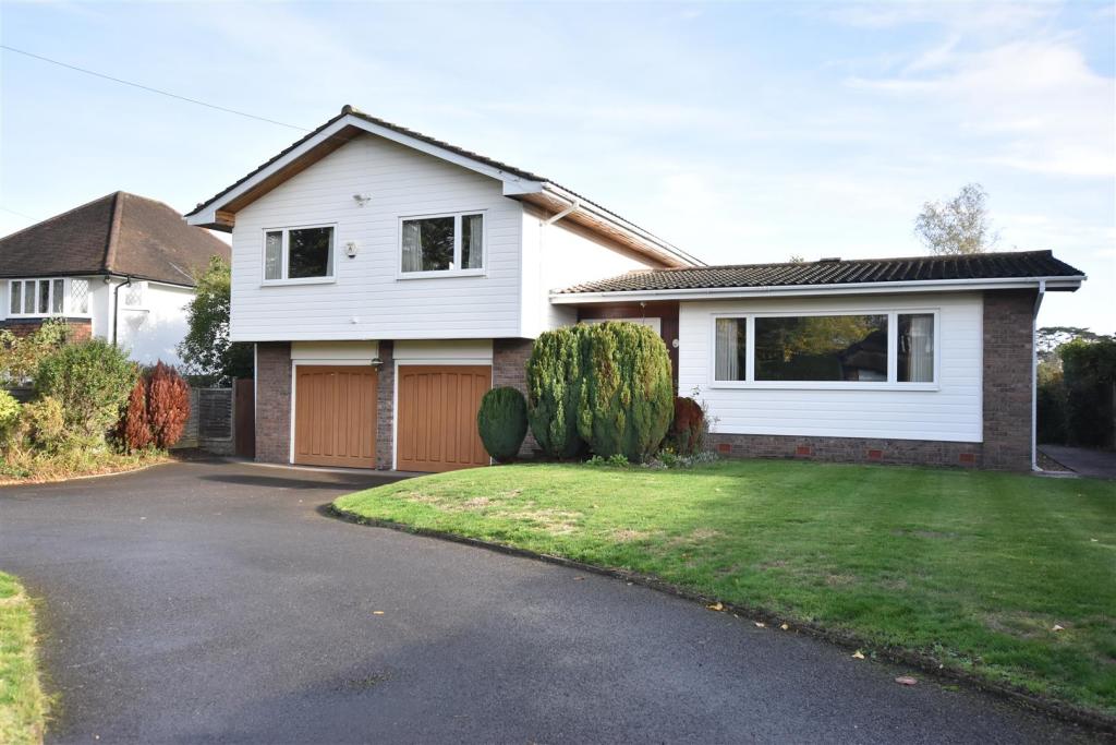 4 bedroom detached house for sale in Greville Park Avenue, Ashtead, KT21