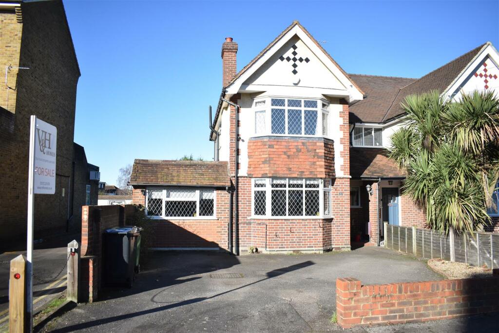 3 bedroom semidetached house for sale in Craddocks Avenue, Ashtead, KT21