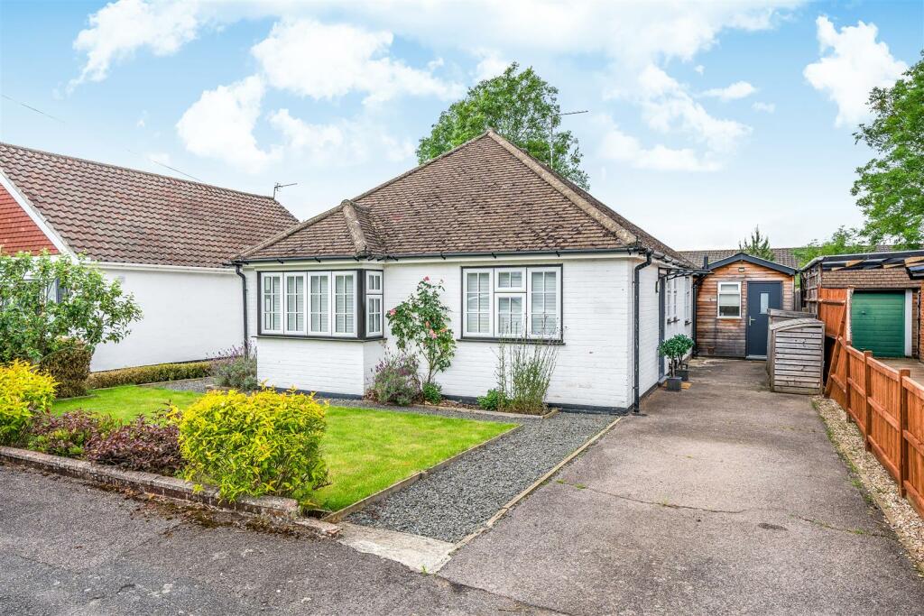 3 bedroom detached bungalow for sale in Richbell Close, Ashtead, KT21