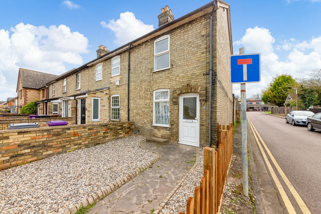 2 bedroom cottage for rent in Gower Road, Royston, SG8