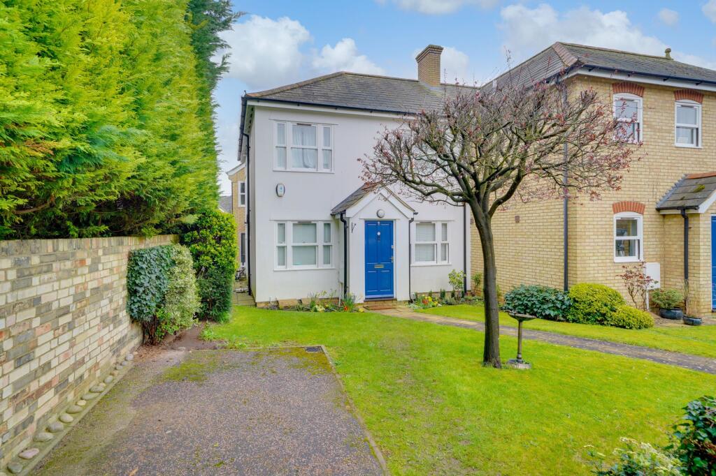 Main image of property: Cardinals Gate, Royston, SG8