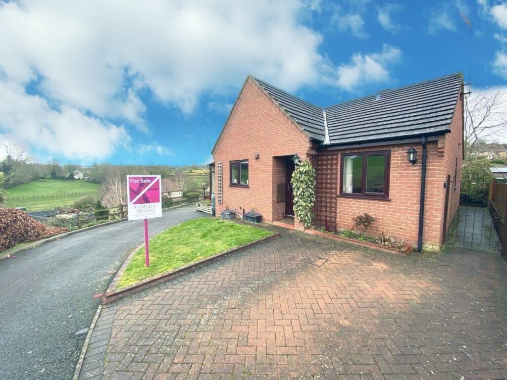 2 bedroom detached bungalow for sale in Martins Close, Trefonen