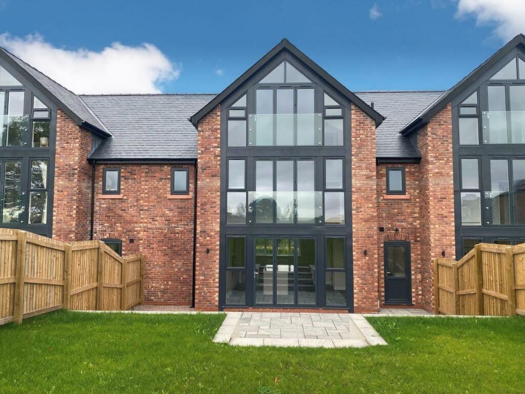 4 bedroom terraced house for sale in Dog Lane, Oldcastle, Malpas, SY14