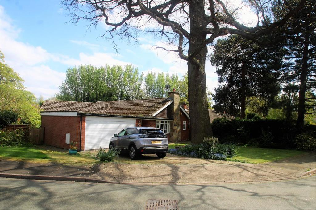 3 bedroom detached bungalow for sale in Ryelands, Shrewsbury, SY3