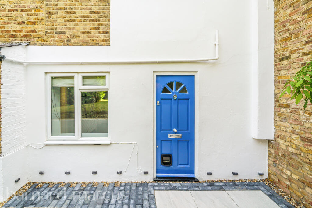 Main image of property: The Avenue, SURBITON
