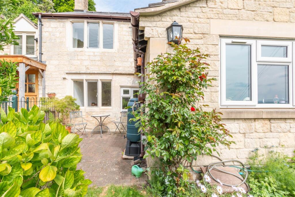 Main image of property: The Close, Ruscombe