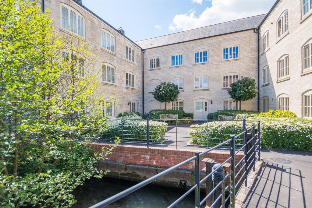 Main image of property: Dudbridge, Stroud