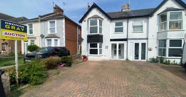 Main image of property: 17 Church Crescent, Clacton-on-Sea, Essex, CO15 6AH