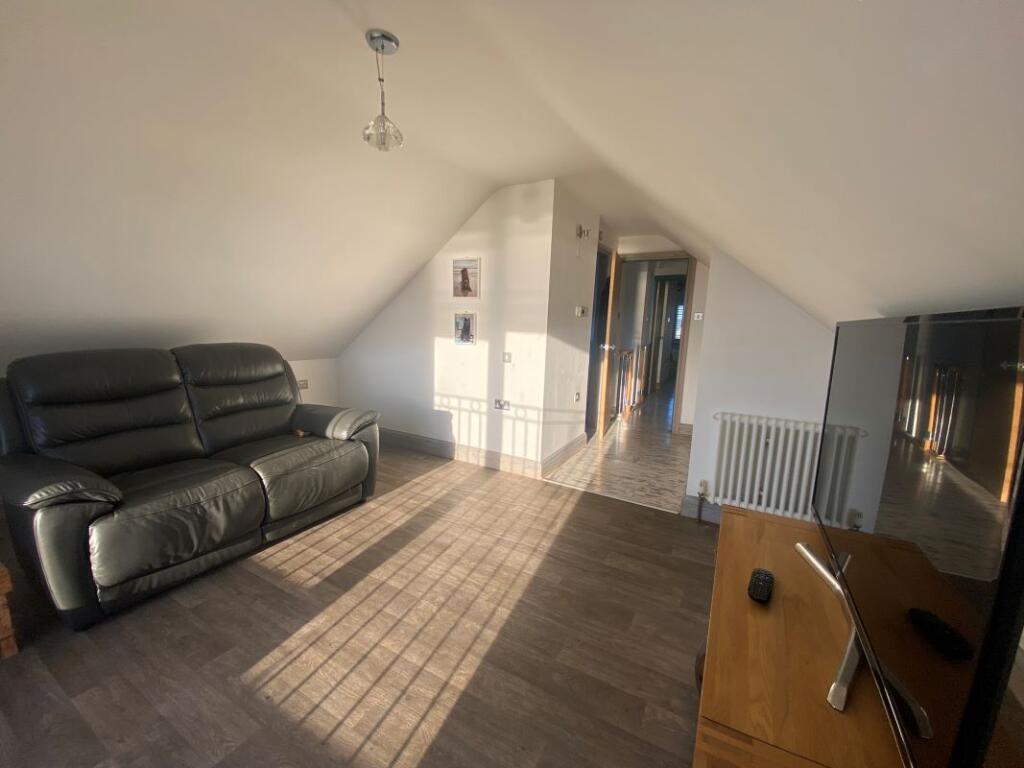 Additional property image - 37 Eastern Promenade, Point Clear Bay, Clacton-on-Sea, Essex, CO16 8LG