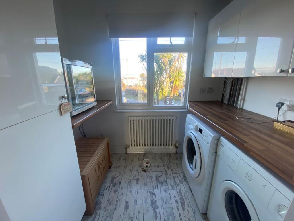 Additional property image - 37 Eastern Promenade, Point Clear Bay, Clacton-on-Sea, Essex, CO16 8LG