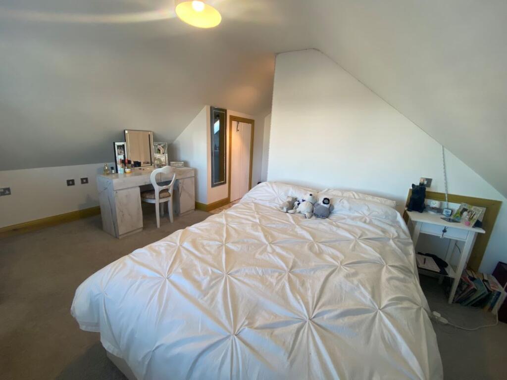 Additional property image - 37 Eastern Promenade, Point Clear Bay, Clacton-on-Sea, Essex, CO16 8LG