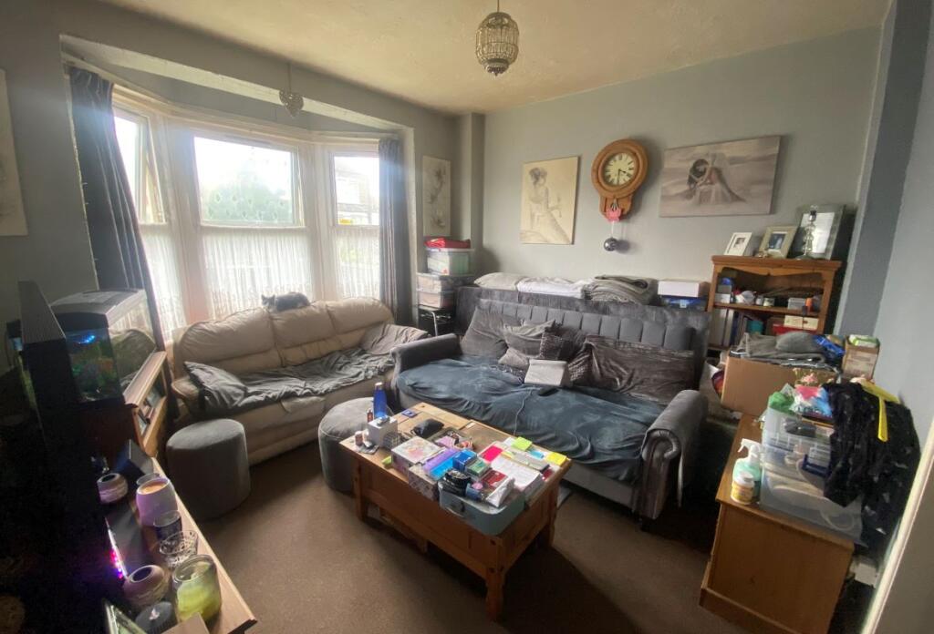 Additional property image - 44 Wellesley Road, Clacton-on-Sea, Essex, CO15 3PJ