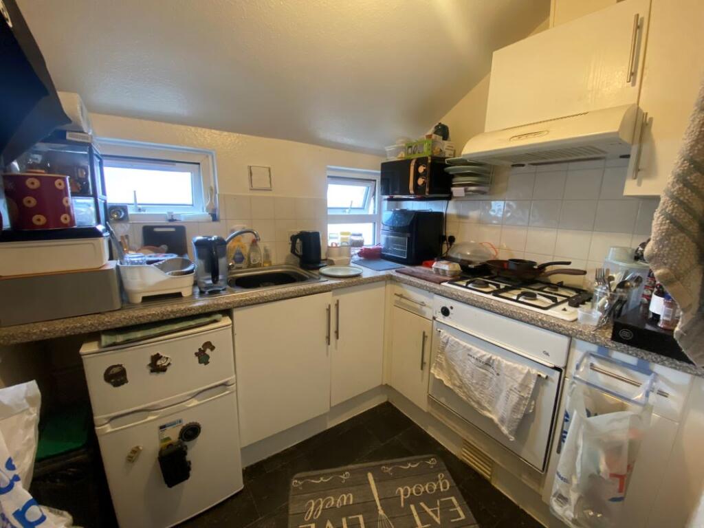 Additional property image - 44 Wellesley Road, Clacton-on-Sea, Essex, CO15 3PJ