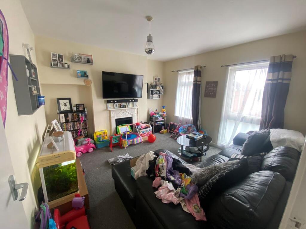 Additional property image - 44 Wellesley Road, Clacton-on-Sea, Essex, CO15 3PJ