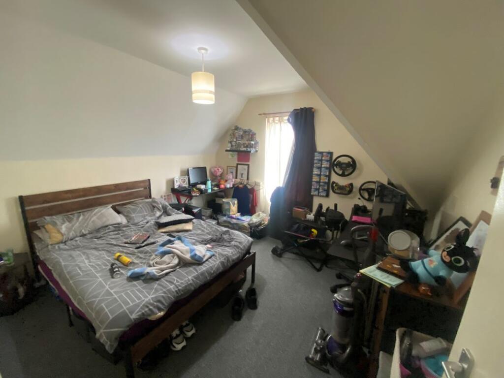Additional property image - 44 Wellesley Road, Clacton-on-Sea, Essex, CO15 3PJ