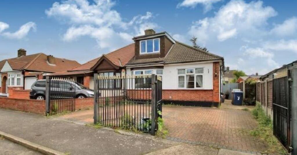 Main image of property: 2 Waverley Gardens, North Stifford, Grays, Essex, RM16 2TJ