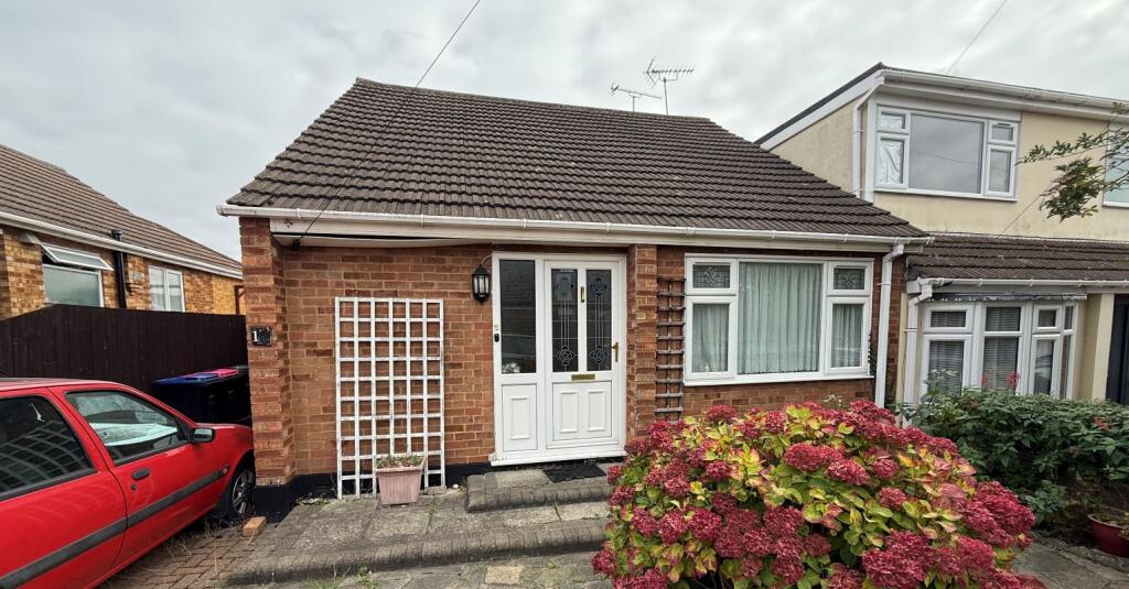 Main image of property: 10 Alan Grove, Leigh-on-Sea, Essex, SS9 5RU