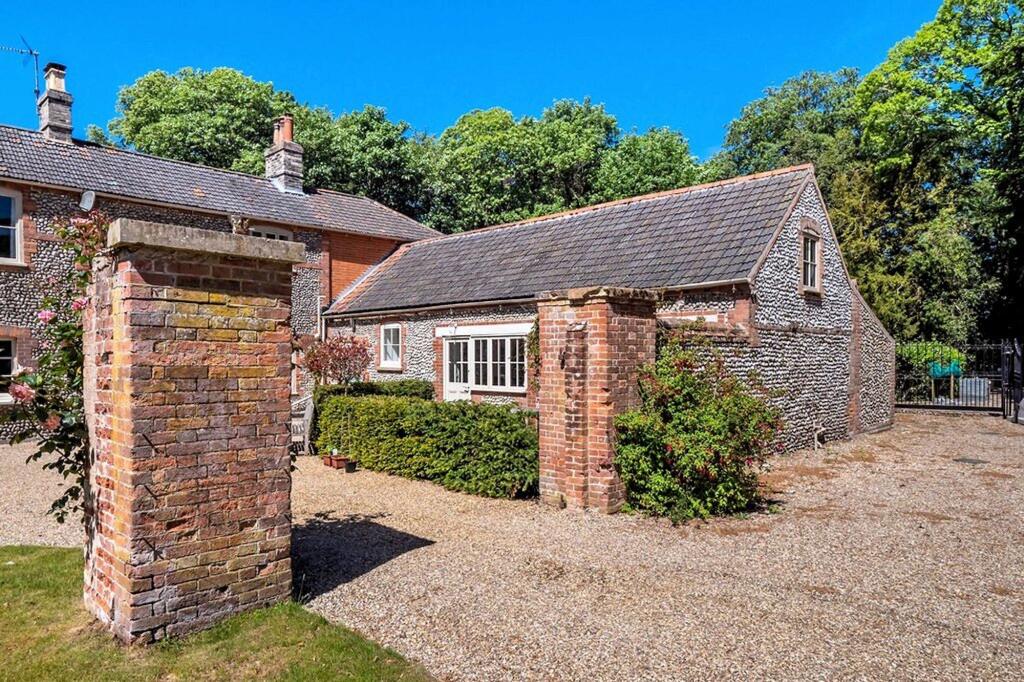 Main image of property: Holt