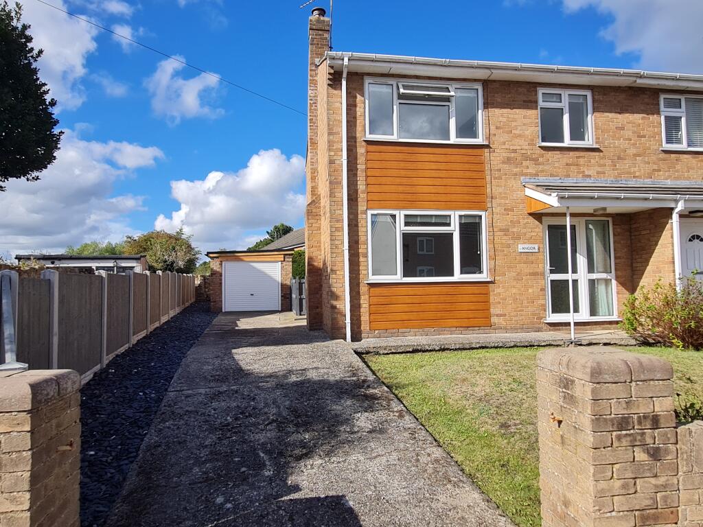 Main image of property: Bro Alun