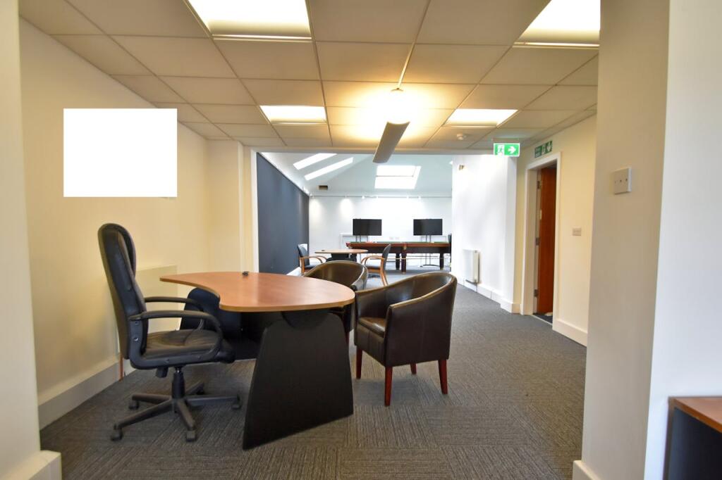 Additional property image - First Floor, 435-437 Walmersley Road, Bury, BL9 5EU