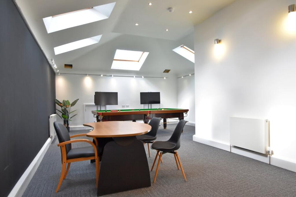 Additional property image - First Floor, 435-437 Walmersley Road, Bury, BL9 5EU