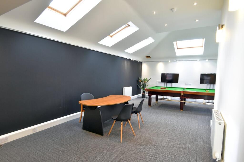 Additional property image - First Floor, 435-437 Walmersley Road, Bury, BL9 5EU