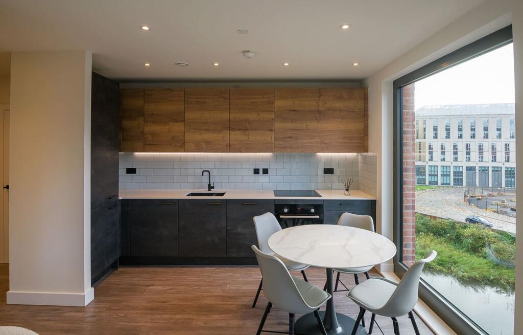 Main image of property: 1 Pitt Street, Glasswater Locks, B4