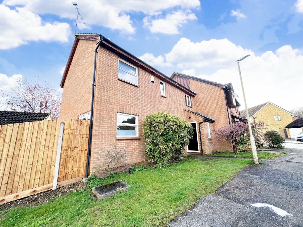 3 bedroom house for rent in Roth Drive, Hutton, Brentwood, CM13 2UE, CM13