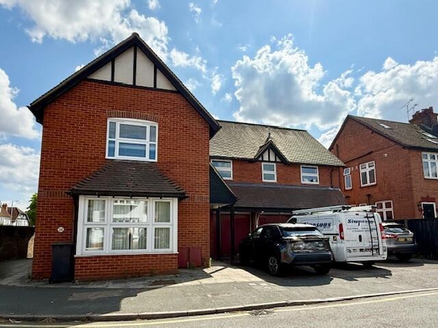 Main image of property: Cedar Avenue West, CM1