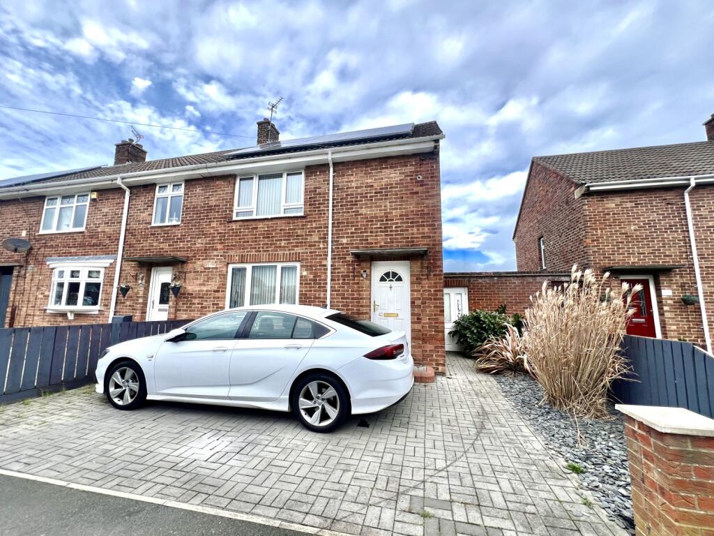 2 bedroom end of terrace house for sale in Dowson Road, King Oswy, TS24