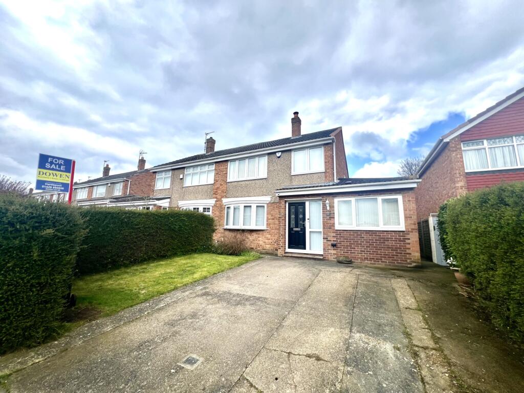 4 bedroom semidetached house for sale in Crowland Road, Fens, TS25