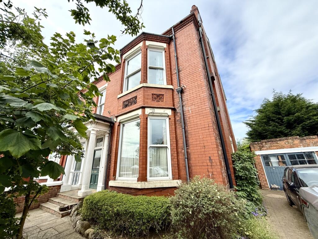 5 bedroom semi-detached house