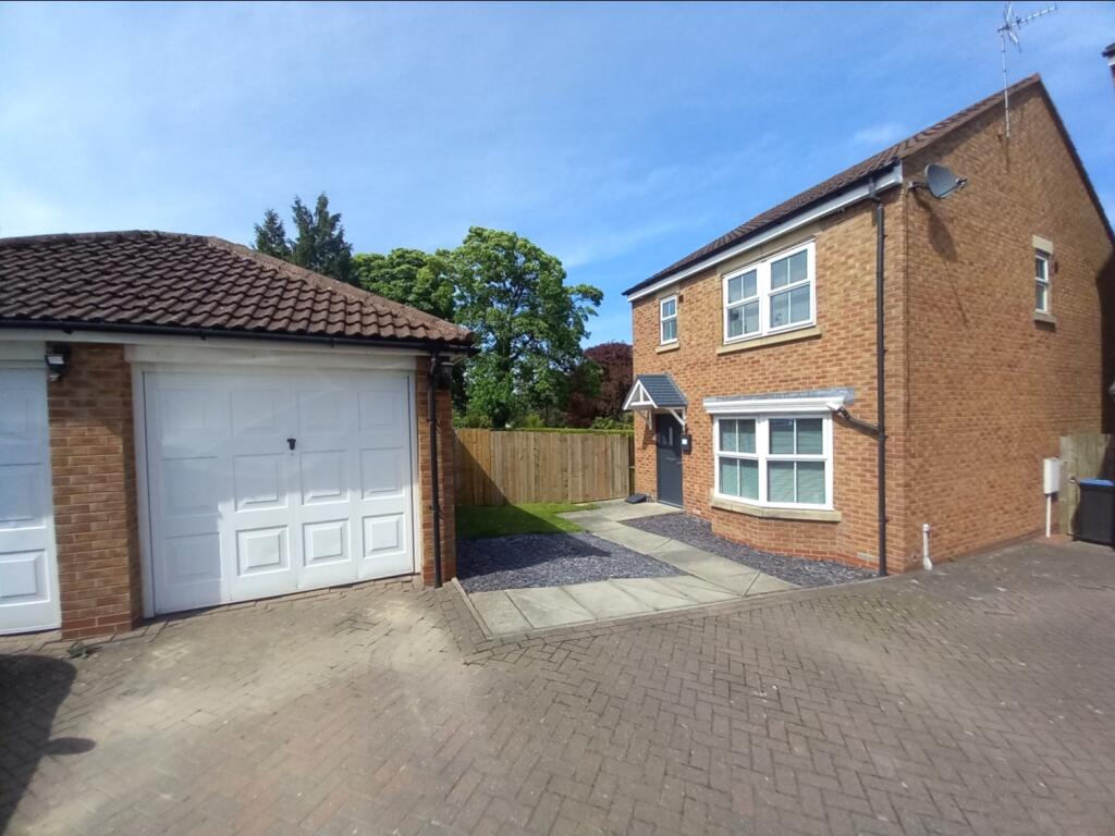 3 bedroom detached house for sale in Jubilee Close, Spennymoor, County