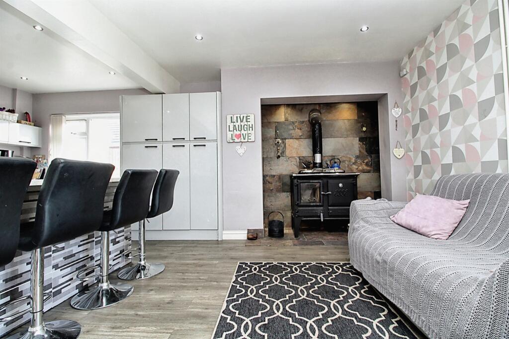 3 bedroom detached house for sale in Hayes Lane, Sully, Penarth, CF64