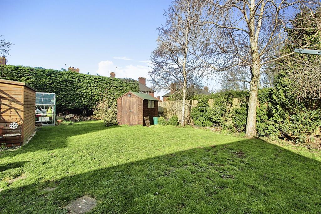 3 bedroom detached house for sale in Hayes Lane, Sully, Penarth, CF64