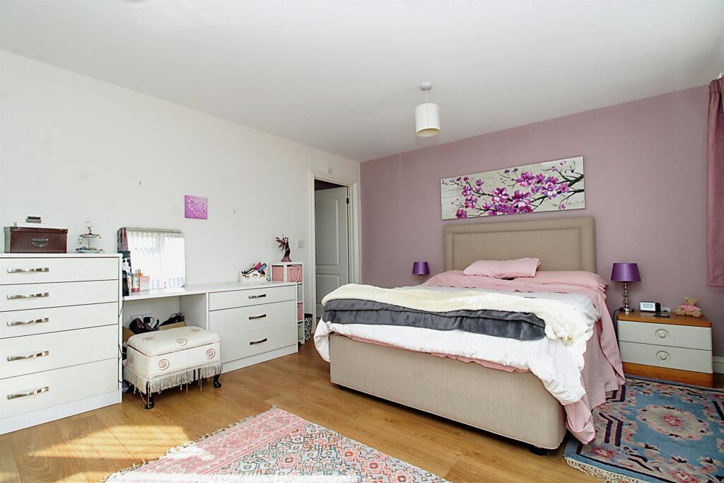 3 bedroom detached house for sale in Hayes Lane, Sully, Penarth, CF64