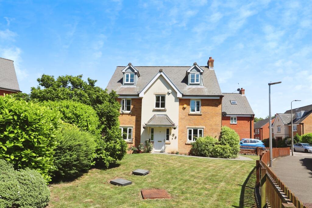 Main image of property: Heol Neuadd Cogan, Penarth