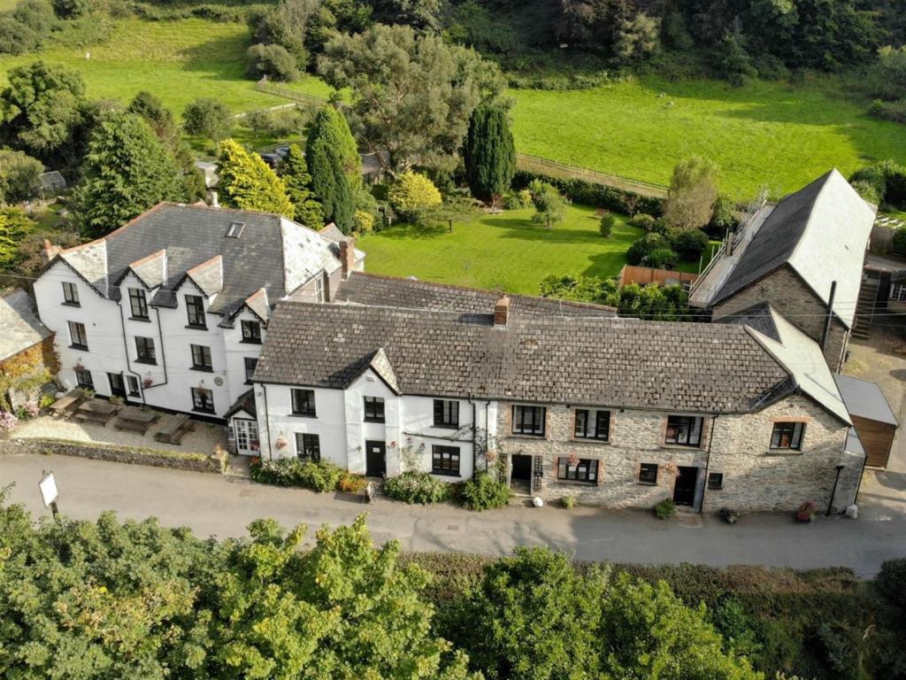 Pub for sale in 16C Hotel & Country Inn set in Extensive Grounds, Brendon, Devon, EX35