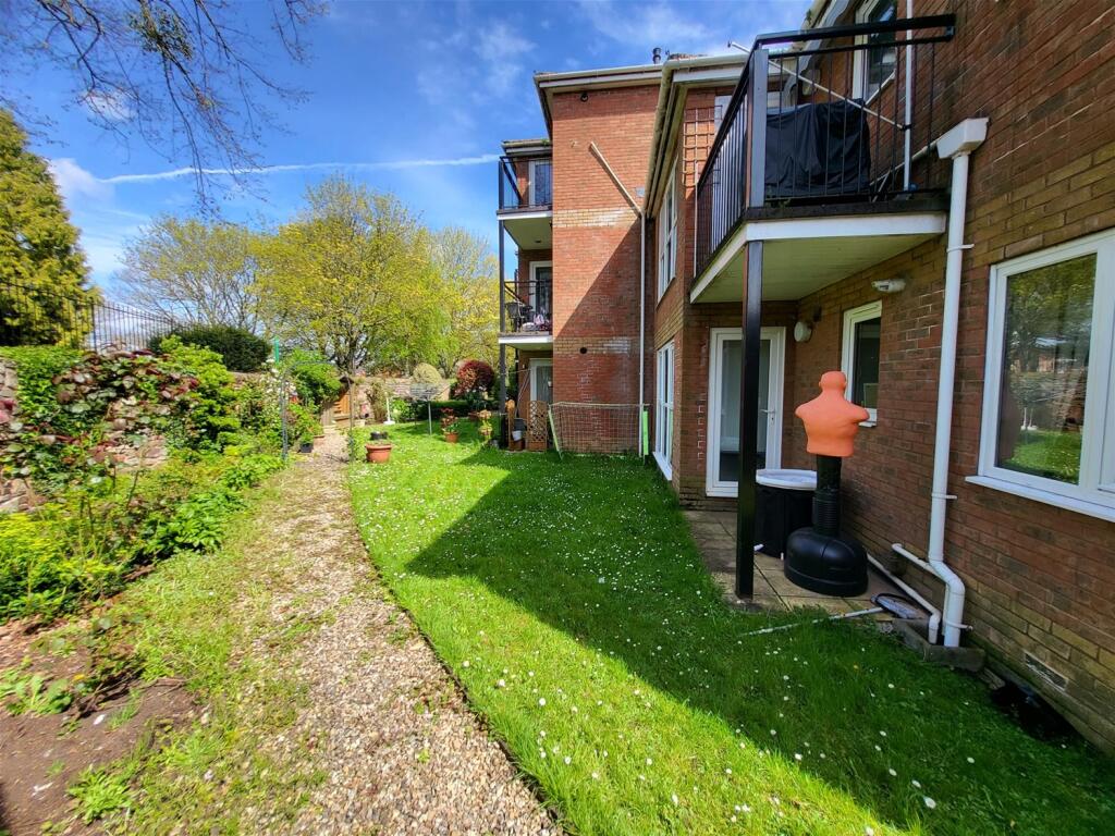 Studio flat for sale in Residential Investment Park View Apartments