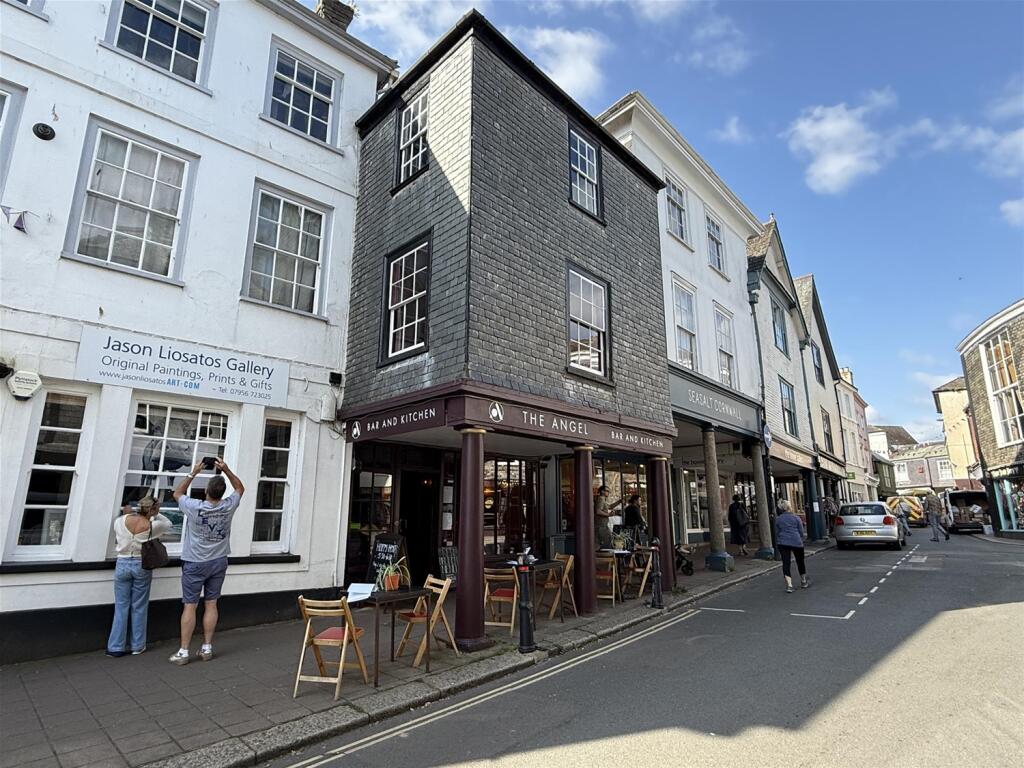 Main image of property: Unique Restaurant & Bar, Devon