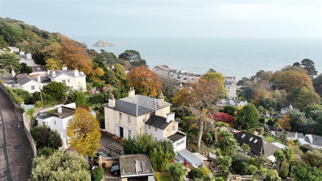 Main image of property: Auction Lot - Spacious Apartment in Lincombe Drive, Torquay, Devon